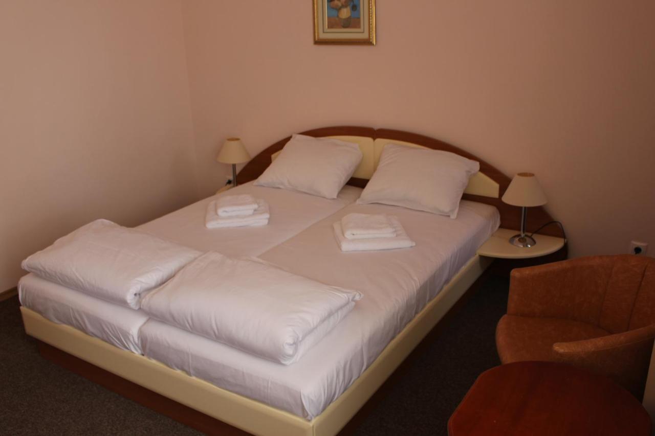 Arlanda Hotel Sveti Vlas Buitenkant foto