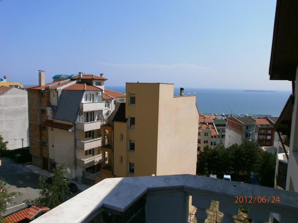 Arlanda Hotel Sveti Vlas Buitenkant foto